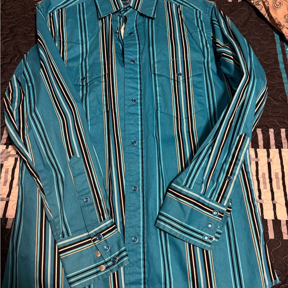 Wrangler Men's Blue Striped Button Down Shirt